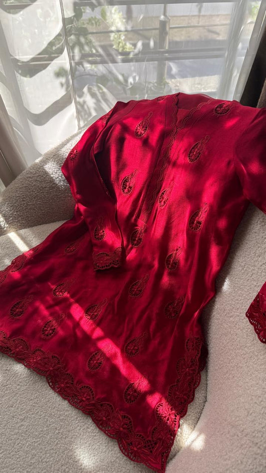 Dupatta Surkh Adaa (سرخ ادا) – “Grace in Red”