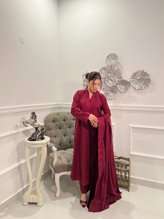Zeenat-e-Pashmina – Burgundy Edit