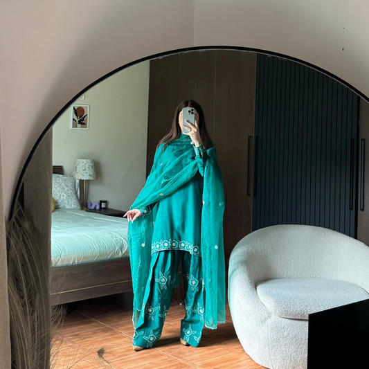 Dupatta Gazelle